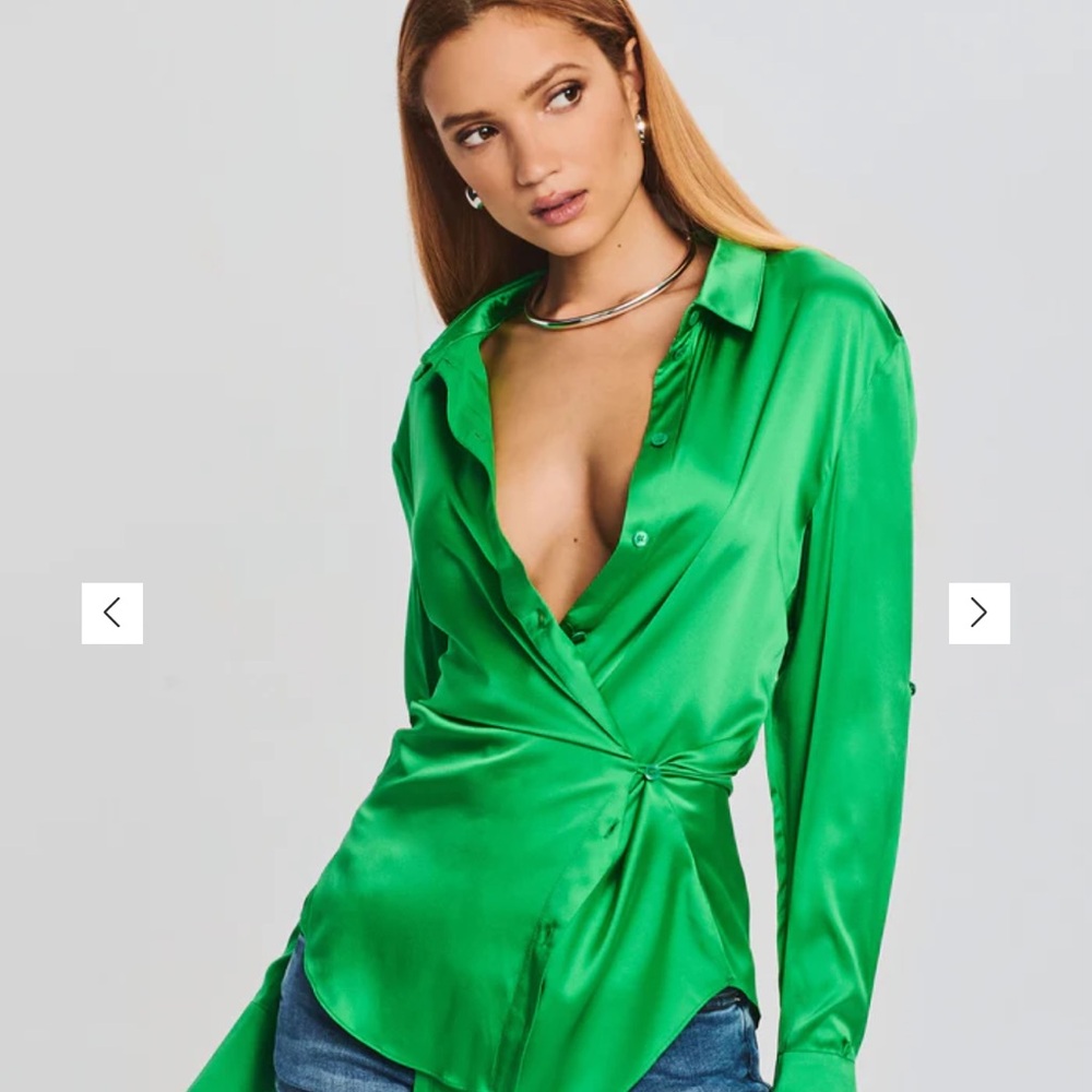SER.O.YA KARRY SILK SHIRT
Elegant Green Satin Wrap Top